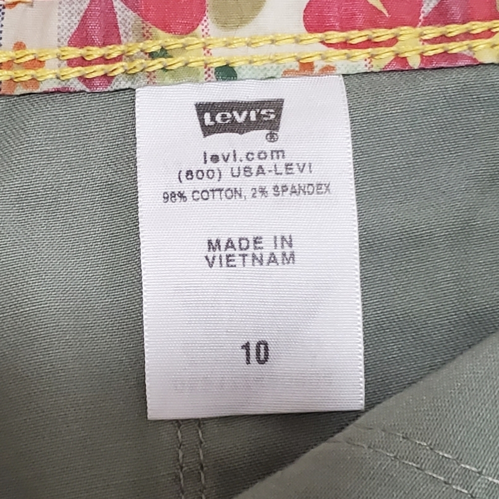 Y2K Levi’s Bermuda Length Shorts Twill Size 10 Mid Rise Jorts Soft Grunge - Picture 11 of 13